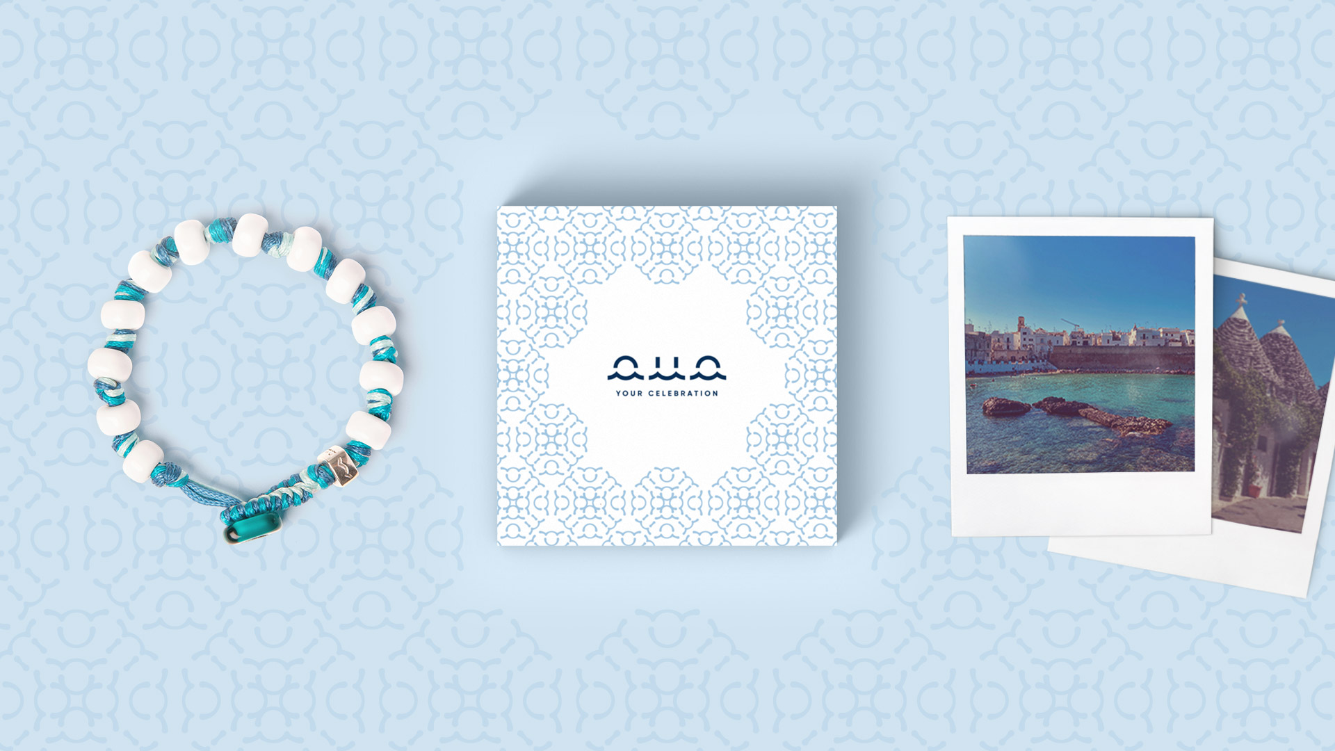 Bracciale AUA ispirato alla Puglia con gocce di vetro bianche e fili azzurri 
